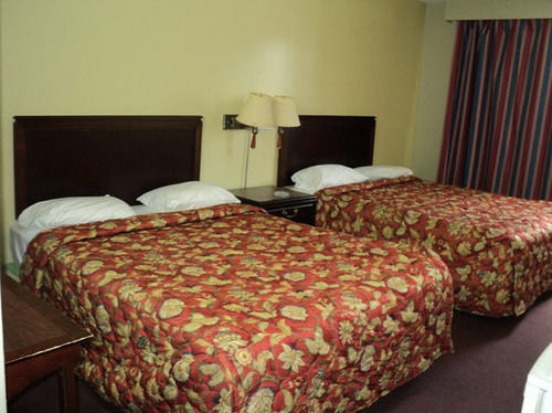 Budget Inn 2000 Hamilton Exterior photo